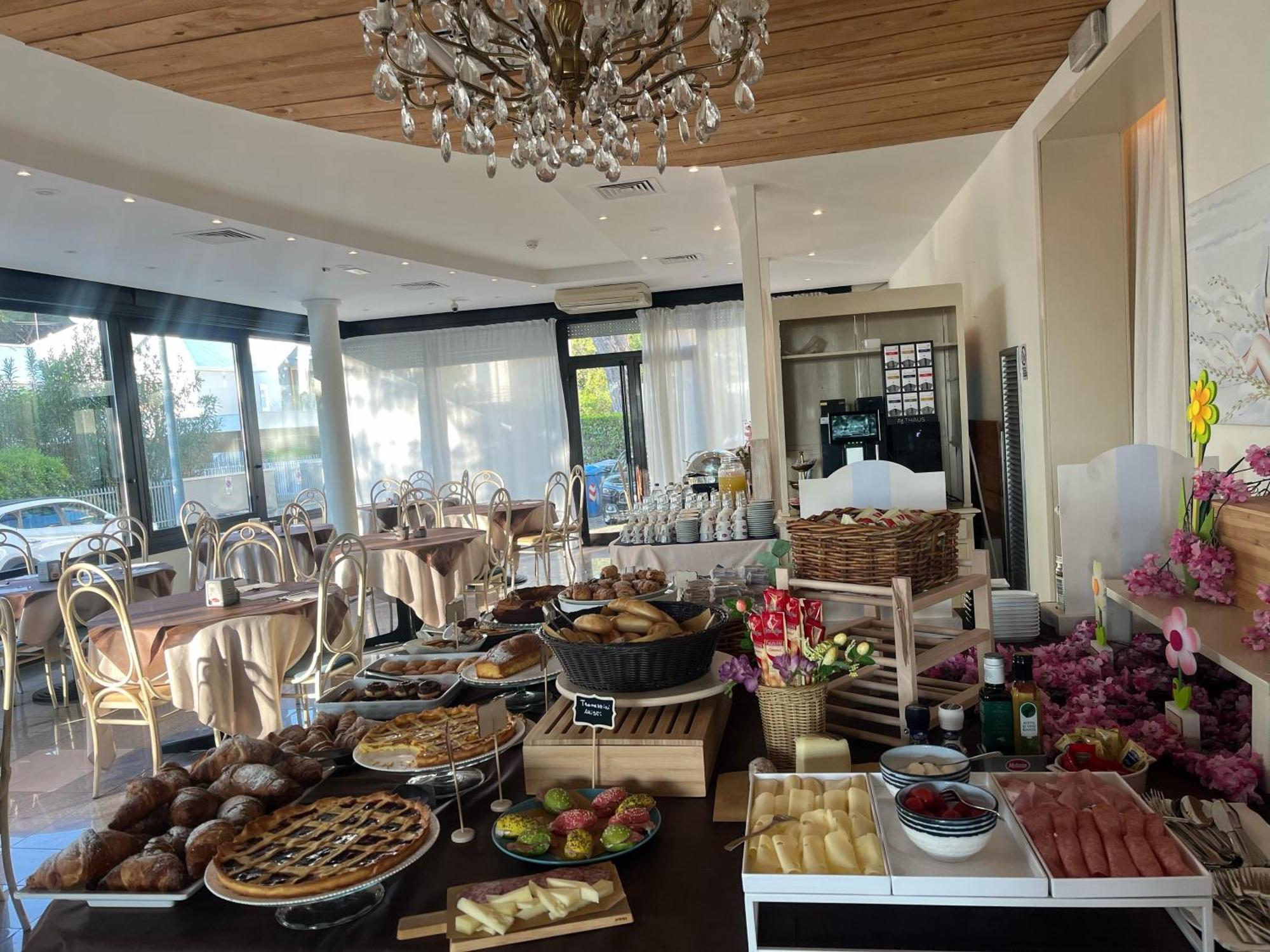 Hotel Garisenda - In Centro A - Riccione