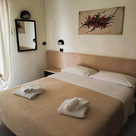 Hotel Garisenda B&B - In Centro A Riccione - Exterior photo