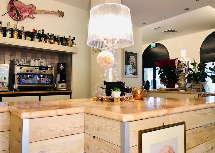 Hotel Garisenda -B&B&Brunch in centro a Riccione-