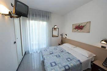 Garisenda - In Centro A - Hotel Riccione