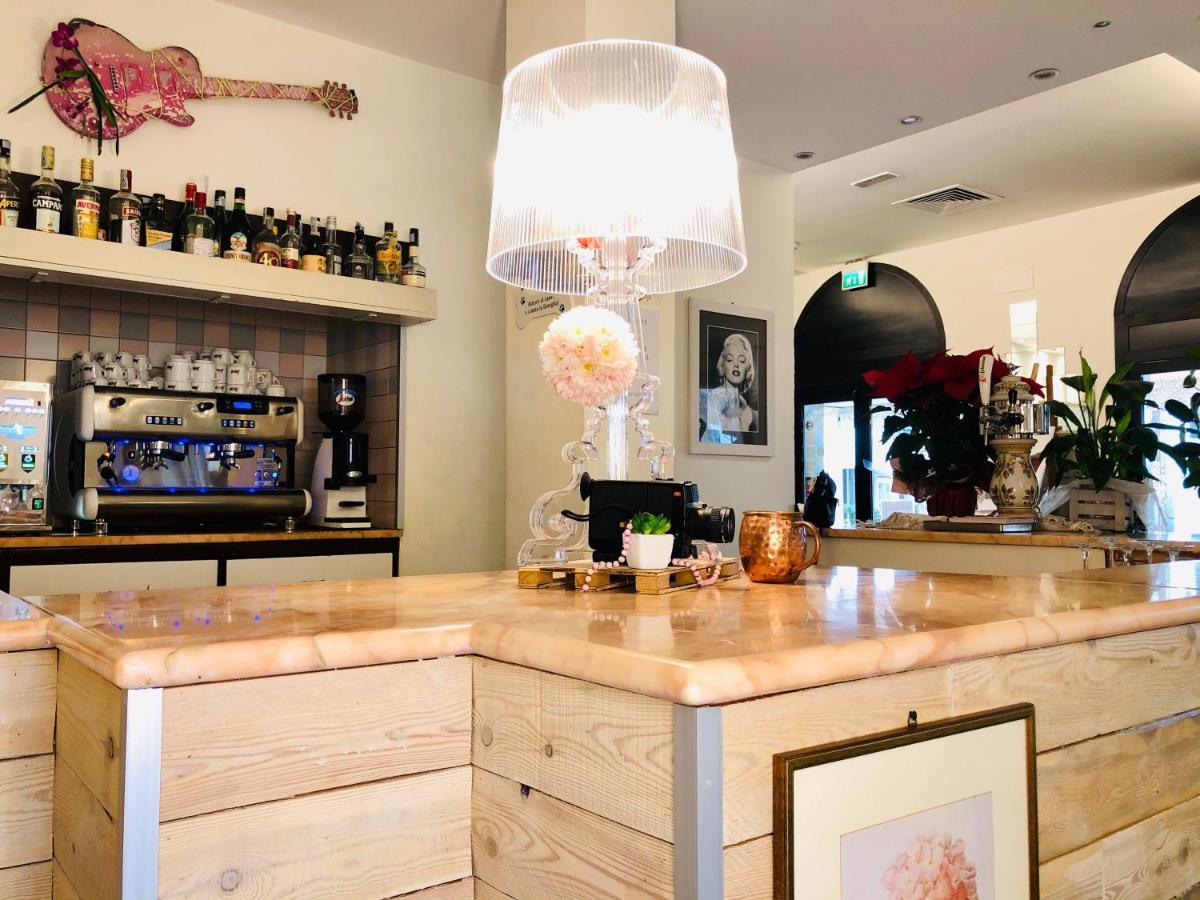 Garisenda -b&b&brunch In Centro A Riccione- Hotel